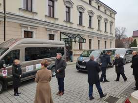 Pokaż zdjęcie: Trzy samochody dofiansowane ze środków PFRON