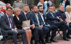 Pokaż zdjęcie: zaproszeni goście