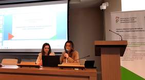 Pokaż zdjęcie: Przedstawicielki Oddziału Świętokrzyskiego PFRON: Katarzyna Curyło i Małgorzata Grabka zaprezentowały program „Wypożyczalnia technologii wspomagających dla osób z niepełnosprawnością”