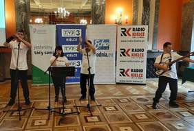 Pokaż zdjęcie: Zespół Grześki z Jędrzejowa