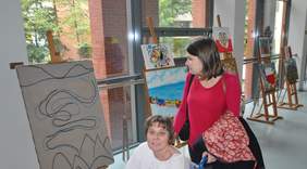 Pokaż zdjęcie: Wystawa prac XV edycji Konkursu Plastycznego w Collegium Da Vinci w Poznaniu