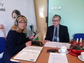 Redaktor Beata Tomanek z Radia Katowice i Dyrektor Śląskiego Oddziału PFRON Jan Wroński - wywiad do audycji Gdzieś obok nas
