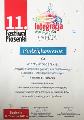 Pokaż zdjęcie: Podziękowania dla dyrektor Marty Mordarskiej