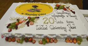 Pokaż zdjęcie: Tort z okazji obchodów XX-lecia SDiON w Miejskiej Górce