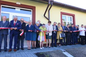 Pokaż zdjęcie: Uroczyste przecięcie wstęgi w Bogumiłku