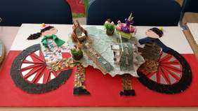 Wyróżnienie w kategorii Rzeźba kameralna i płaskorzeźba - "Nasze wspaniałe podróże", Dariusz Szymański, WTZ "Przystań" w Zielonej Górze