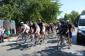 Pokaż zdjęcie: Uczestnicy wyścigu