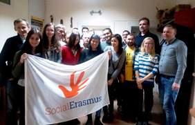 Pokaż zdjęcie: Spotkanie edukacyjne z zagranicznymi studentami dla osób z wadą wzroku