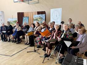 Pokaż zdjęcie: Uczestnicy zajęć w ŚDS