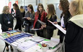 Pokaż zdjęcie: Punkt kontaktowy Oddziału Lubelskiego PFRON udostępnił liczne materiały informacyjne