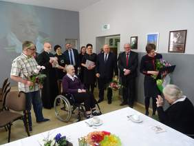 Pokaż zdjęcie: Obchody 104 urodzin mieszkanki Domu Pomocy Społecznej w Odolanowie