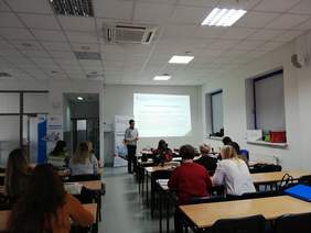 Pokaż zdjęcie: Uczestnicy dowiedzieli się, m.in. kto i kiedy może ubiegać się o dofinansowanie do wynagrodzeń pracowników z niepełnosprawnościami