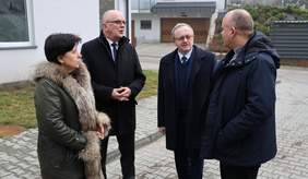 Pokaż zdjęcie: W uroczystości wzięła udział także radna powiatu kieleckiego Małgorzata Popiel