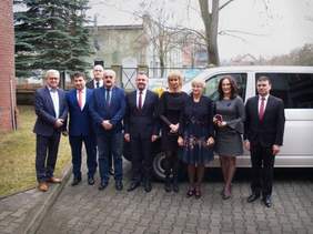 Nowy bus dla Specjalnego Ośrodka Szkolno-Wychowawczego w Żaganiu