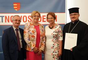 Pokaż zdjęcie: Marta Mordarska, dyrektor Małopolskiego Oddziału PFRON z Wnioskodawcami z Powiatu Gorlickiego