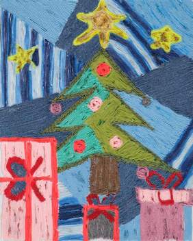 Pokaż zdjęcie: Praca przedstawiajaca choinkę, gwiazdki i prezenty wykonane z tkaniny