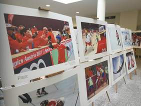 Pokaż zdjęcie: Zdjęcia prezentujące zmagania Polskiej Reprezentacji Olimpiad Specjalnych podczas Światowych Zimowych Igrzysk Olimpiad Specjalnych w Austrii w marcu 2017 r. 