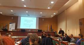Pokaż zdjęcie: panel dyskusyjny