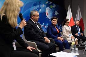 Pokaż zdjęcie: Panel dyskusyjny z udziałem Wicepremier Beaty Szydło