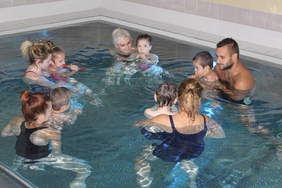 Pokaż zdjęcie: Uczestnicy projektu „Rehabilitacja społeczna dzieci i młodzieży szansą na samodzielność”