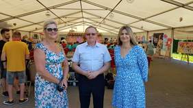 Pokaż zdjęcie: Organizatorzy i dyrektor Oddziału Świętokrzyskiego PFRON. Od lewej: E. Ślewa, A. Michalski, M. Kowalska