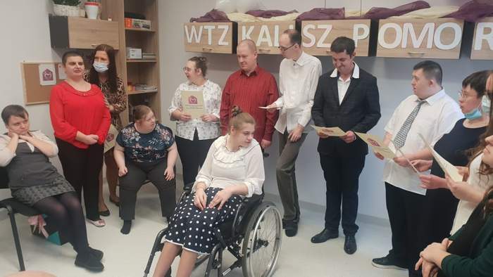 Pokaż zdjęcie: Uczestnicy warsztatów terapii zajęciowej w Kaliszu Pomorskim