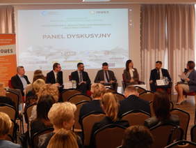 Pokaż zdjęcie: Uczestnicy panelu dyskusyjnego