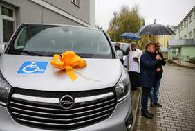 Pokaż zdjęcie: bus dla DPS w Łagiewnikach