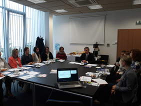 Pokaż zdjęcie: Szkolenie prowadzi pracownika Biura PFRON Krzysztof Kaca