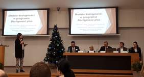 Pokaż zdjęcie: Prelekcja prof. dr hab. Janina Filek 