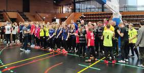 Pokaż zdjęcie: Wszystkie drużyny, które wzięły udział w turnieju Goalball