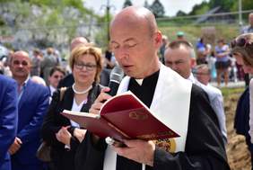 Uroczyste poświęcenie i wmurowanie kamienia węgielnego pod powstający Narodowy Ośrodek Autyzmu