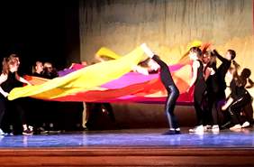 Występy artystyczne na scenie