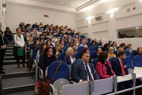 Pokaż zdjęcie: Uczestnicy konferencji